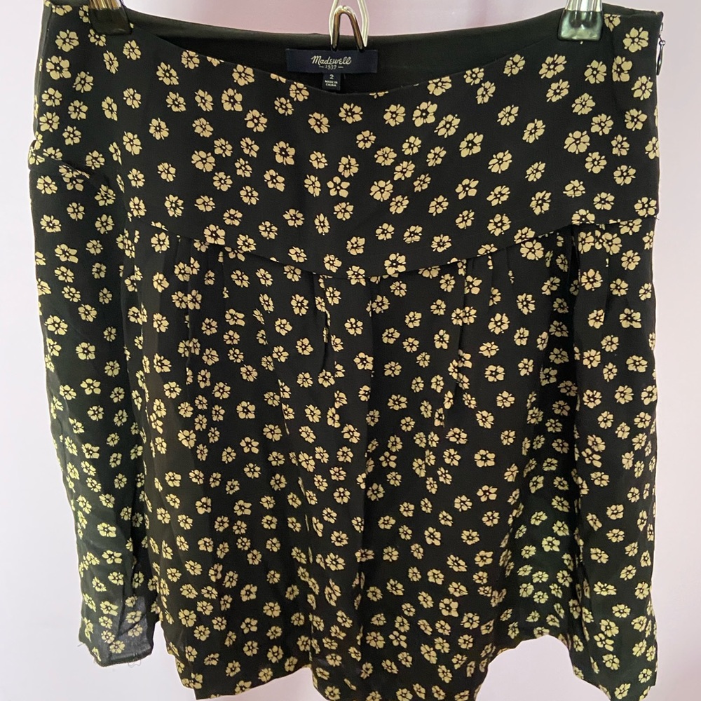Madewell size 2 black skirt with brown flowers